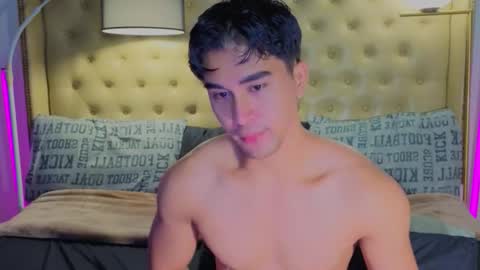 Snapshot of reidalert69 chatting on 09-30-25, 01:10 reidalert69 online show from 09-30-25, 01:10