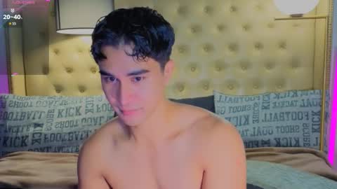 Snapshot of reidalert69 chatting on 10-03-25, 01:02 reidalert69 online show from 10-03-25, 01:02