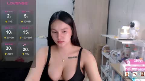Snapshot of reignxxxx chatting on 07-16-26, 01:50 Rei online show from 07-16-26, 01:50