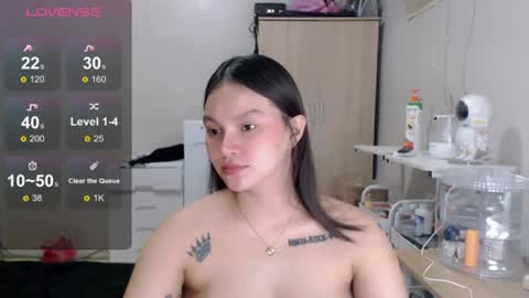 Snapshot of reignxxxx chatting on 07-18-26, 10:19 Rei online show from 07-18-26, 10:19