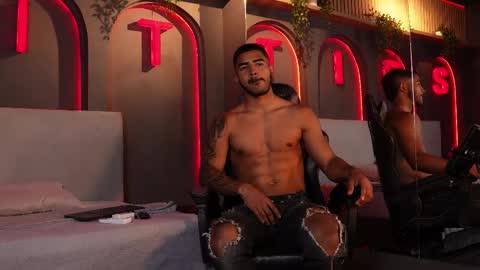 Snapshot of reik_von chatting on 10-28-25, 12:09 Reik online show from 10-28-25, 12:09