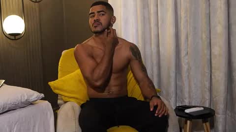 Snapshot of reik_von chatting on 11-06-25, 12:06 Reik online show from 11-06-25, 12:06