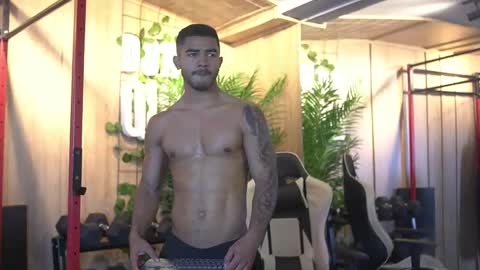 Snapshot of reik_von chatting on 12-01-25, 12:21 Reik online show from 12-01-25, 12:21