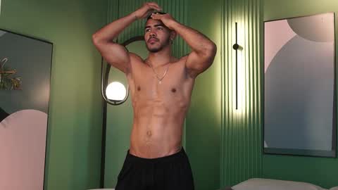 Snapshot of reik_von chatting on 12-05-25, 12:03 Reik online show from 12-05-25, 12:03