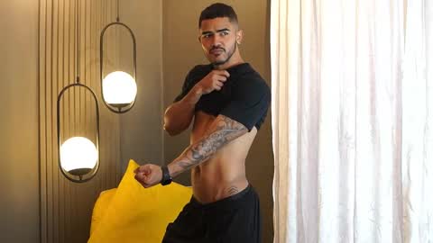 Reik online show from 12-21-25, 12:56