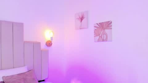 Snapshot of reikaminato chatting on 09-17-25, 12:29 Reika online show from 09-17-25, 12:29