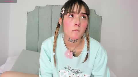 Snapshot of reikaminato chatting on 10-04-25, 03:43 Reika online show from 10-04-25, 03:43