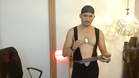   REIKO  online show from 11-05-25, 02:50