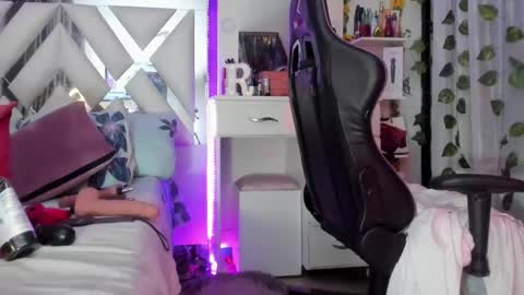 Reina online show from 01-15-25, 10:06