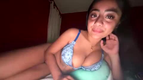 reinaassss online show from 05-01-26, 05:12