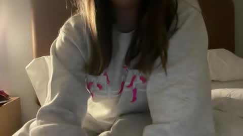 Snapshot of reinaboytoy chatting on 03-24-26, 06:18 reinaboytoy online show from 03-24-26, 06:18
