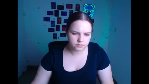 Reina online show from 04-14-26, 05:46