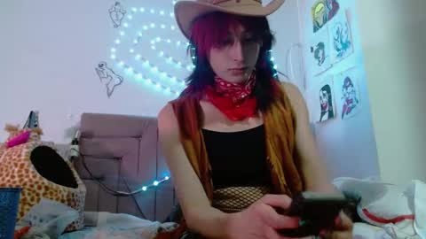 reiv_femboy online show from 12-16-25, 04:17