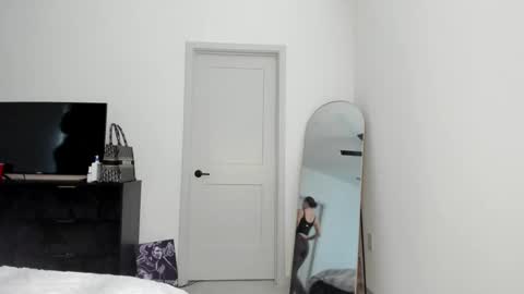 Priscilla online show from 01-20-25, 09:32