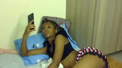 Snapshot of rellings_maya chatting on 01-17-25, 02:50 rellings-maya online show from 01-17-25, 02:50