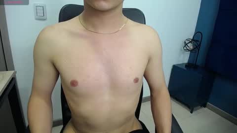 Snapshot of remiblythe chatting on 12-20-24, 10:11 RemiBlythe online show from 12-20-24, 10:11