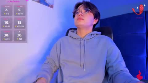 Snapshot of remiblythe chatting on 12-28-24, 12:47 RemiBlythe online show from 12-28-24, 12:47