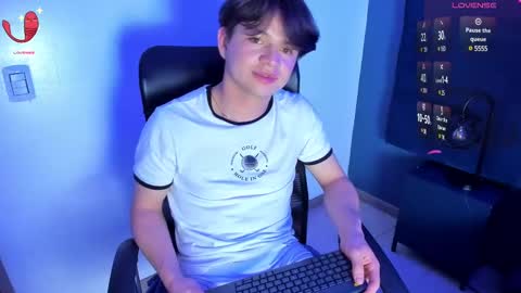 Snapshot of remiblythe chatting on 02-06-25, 12:00 RemiBlythe online show from 02-06-25, 12:00