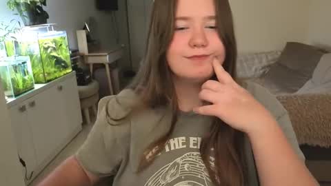 Snapshot of remirann_ chatting on 11-06-25, 12:50 Ann OF - remirann21 online show from 11-06-25, 12:50