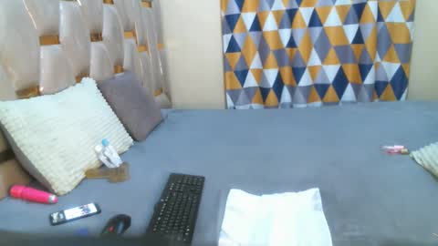 remmyqueen online show from 04-25-26, 02:36