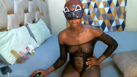 remmyqueen online show from 06-11-26, 05:27