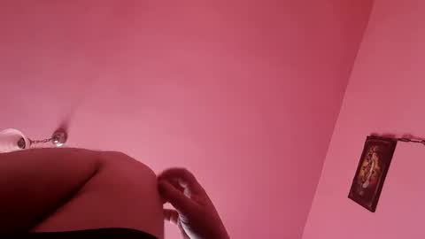 Snapshot of remus60 chatting on 02-08-25, 01:01 remus60 online show from 02-08-25, 01:01