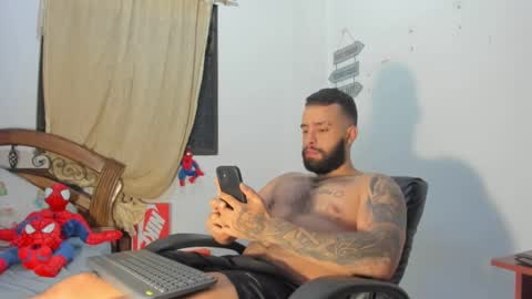 Snapshot of remy_sten chatting on 12-19-24, 11:14 Rmy Steen online show from 12-19-24, 11:14