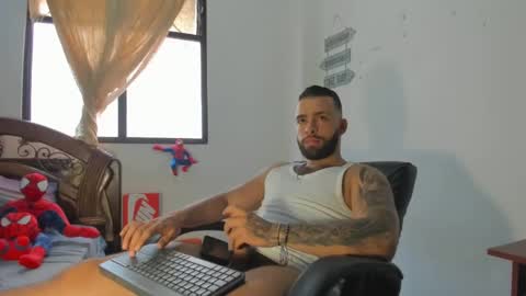 Snapshot of remy_sten chatting on 12-21-24, 09:36 Rmy Steen online show from 12-21-24, 09:36