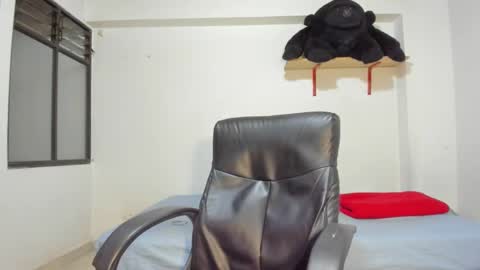 Snapshot of remy_sten chatting on 01-14-25, 12:43 Rmy Steen online show from 01-14-25, 12:43