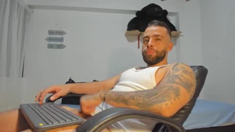 Snapshot of remy_sten chatting on 02-12-25, 11:51 Rmy Steen online show from 02-12-25, 11:51