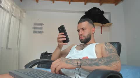 Snapshot of remy_sten chatting on 02-14-25, 08:48 Rmy Steen online show from 02-14-25, 08:48