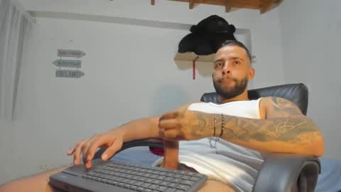 Snapshot of remy_sten chatting on 02-21-25, 12:27 Rmy Steen online show from 02-21-25, 12:27