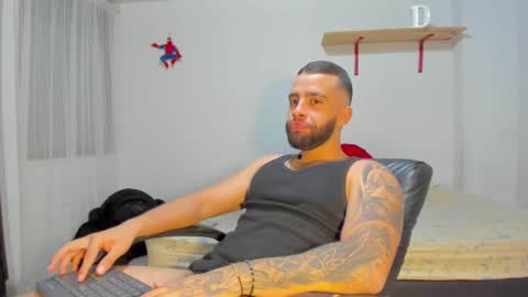 Snapshot of remy_sten chatting on 09-10-25, 01:16 Rmy Steen online show from 09-10-25, 01:16