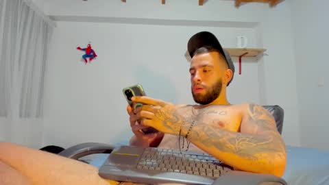 Snapshot of remy_sten chatting on 10-05-25, 01:04 Rmy Steen online show from 10-05-25, 01:04