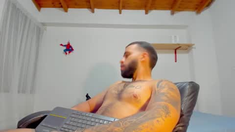 Snapshot of remy_sten chatting on 10-10-25, 01:48 Rmy Steen online show from 10-10-25, 01:48