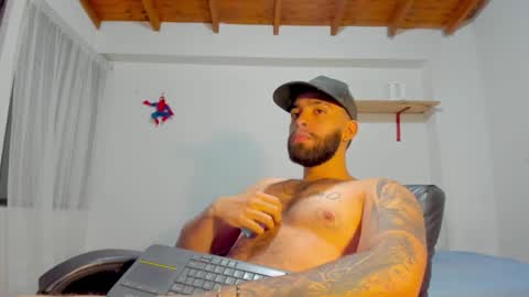 Snapshot of remy_sten chatting on 10-11-25, 01:05 Rmy Steen online show from 10-11-25, 01:05