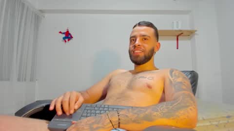 Snapshot of remy_sten chatting on 10-22-25, 02:12 Rmy Steen online show from 10-22-25, 02:12