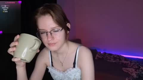 Snapshot of renaeblaski chatting on 05-01-26, 06:12 Claire online show from 05-01-26, 06:12