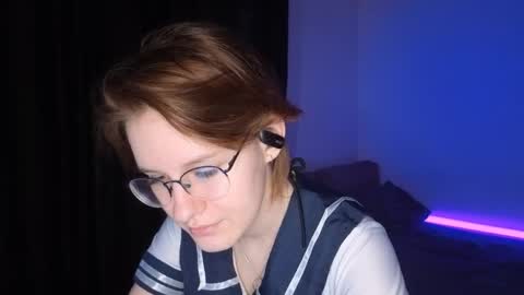 Snapshot of renaeblaski chatting on 05-06-26, 07:08 Claire online show from 05-06-26, 07:08