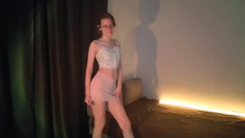 Snapshot of renaeblaski chatting on 05-20-26, 09:32 Claire online show from 05-20-26, 09:32