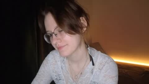 Snapshot of renaeblaski chatting on 05-25-26, 05:19 Claire online show from 05-25-26, 05:19