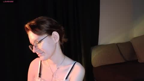 Snapshot of renaeblaski chatting on 05-31-26, 06:09 Claire online show from 05-31-26, 06:09