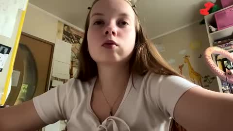 Annabel online show from 06-17-26, 08:17