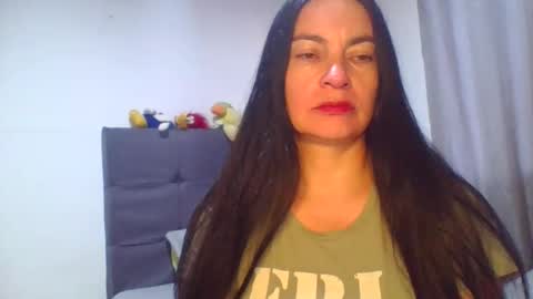 Snapshot of renata_hot1 chatting on 05-06-26, 10:48 renata_hot1 online show from 05-06-26, 10:48