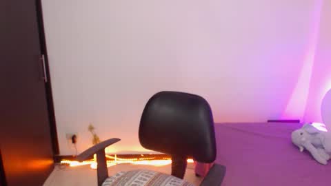    online show from 10-17-25, 03:42