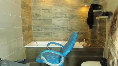 Snapshot of renata_venuss chatting on 10-01-25, 10:16 Renata Venuss  online show from 10-01-25, 10:16