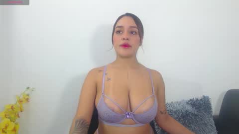renatabrownn28 online show from 04-17-26, 09:23