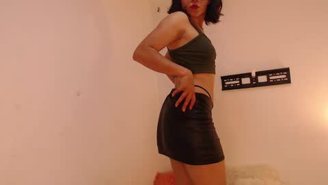 Snapshot of renataj chatting on 10-21-25, 09:15 renataj online show from 10-21-25, 09:15