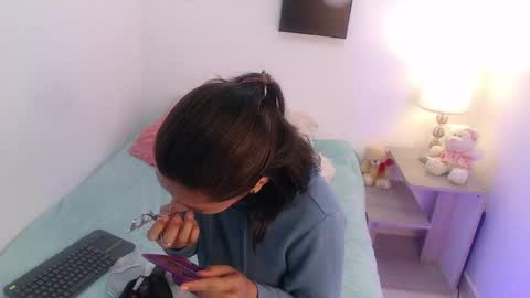 Snapshot of renataj chatting on 10-31-25, 09:10 renataj online show from 10-31-25, 09:10