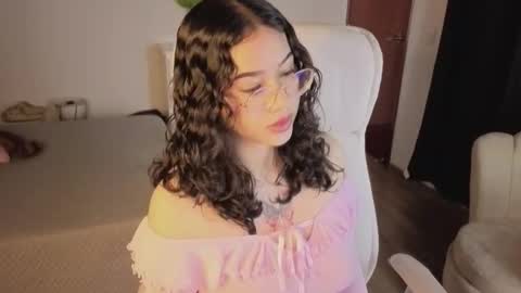 renaxi_smith online show from 10-12-25, 07:46